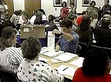 Ручной подсчет голосов во флоридском округе Палм-Бич приостановлен