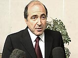 Известный предприниматель Борис Березовский принял решение не возвращаться в Россию. И в первую очередь, он не поедет на допрос в Генпрокуратуру, куда вызван в качестве свидетеля по "делу "Аэрофлота" Известный предприниматель Борис Березовский принял решение не возвращаться в Россию. И в первую очередь, он не поедет на допрос в Генпрокуратуру, куда вызван в качестве свидетеля по "делу "Аэрофлота"