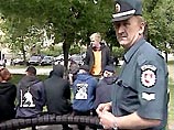 Отец и брат Фатимы присуждались к штрафам за угрозы в адрес девушки из-за того, что им не нравился ее "неправильный" выбор Отец и брат Фатимы присуждались к штрафам за угрозы в адрес девушки из-за того, что им не нравился ее "неправильный" выбор