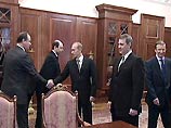 Путин 
провел совещание с членами правительства и своей администрации