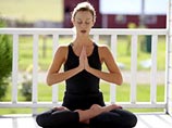 Суть сахаджа-йоги состоит в том, чтобы с помощью упражнений достигнуть состояния "полного, или абсолютного, ментального контроля над процессами, происходящими в организме"