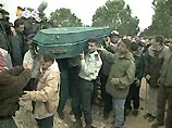 У палестинцев каждая семья, в которой кто-то из ее членов был убит израильскими солдатами, получает от Ирака единовременную помощь в размере 10 тыс. долларов США