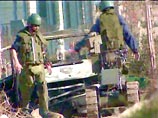 Террорист-самоубийца привел в действие закрепленный на себе заряд в момент, когда мимо проезжала израильская военная автомашина