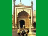 Джама-мечеть в Дели - крупнейшая мечеть Индии