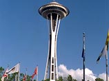 На фотографиях была также знаменитая сиэтловская башня Space Needle На фотографиях была также знаменитая сиэтловская башня Space Needle