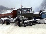 В Дагестане в плену снежного завала оказались 24 человека