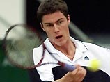 Теннис: Марат Сафин вышел в третий круг парижского турнира серии Masters