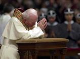 Когда Папа молится, его тоже надо охранять