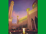 В мечетях Брунея развешаны прокламации, напоминающие о том, что "некоторые элементы" среди христиан "готовы на любые действия, чтобы подорвать веру в ислам"