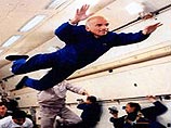 Американец Деннис Тито, пожелавший стать первым в мире космическим туристом и уже проходящий курс тренировок в Центре подготовки космонавтов имени Гагарина, вряд ли полетит на российскую станцию "Мир"