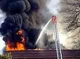 660 пожарных продолжают бороться с огнем в одном из богатых кварталов города Фоллбрук к северу от Сан-Диего в Калифорнии