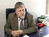 По словам члена комитета по законодательству Юлия Рыбакова, в 2002 году 90% жалоб от осужденных - это жалобы на пытки