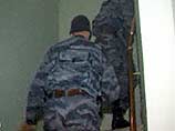 Группа захвата из 20 человек проводила операцию в многоэтажном жилом доме Группа захвата из 20 человек проводила операцию в многоэтажном жилом доме