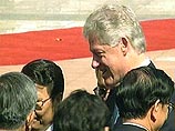 Прибывший в столицу Вьетнама президент США Билл Клинтон начинает официальную часть своего трехдневного визита, который уже называют "историческим"