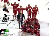 Тренер сборной Белоруссии проспорил бутылку коньяка Тренер сборной Белоруссии проспорил бутылку коньяка