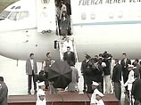 В распространенном сегодня официальном заявлении главы кубинской делегации Фиделя Кастро говорится, что "террористы засланы с территории США Национальным кубинско-американским фондом" с целью "уничтожить меня физически"