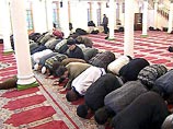 В Пакистане боевики расстреляли мусульман во время вечерней молитвы