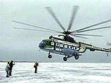 На Сахалине спасатели пытаются снять с оторвавшейся льдины сотню рыбаков