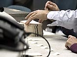 Республиканец Джордж Буш-младший стал еще на один шаг ближе к заветной цели. Он получил подавляющее большинство голосов жителей Флориды, проживающих за границей и приславших свои бюллетени по почте Республиканец Джордж Буш-младший стал еще на один шаг ближе к заветной цели. Он получил подавляющее большинство голосов жителей Флориды, проживающих за границей и приславших свои бюллетени по почте