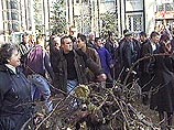 Все началось из-за книги, которую написал молодой украинский журналист Олесь Бузина "Вурдалак Тарас Шевченко" Все началось из-за книги, которую написал молодой украинский журналист Олесь Бузина "Вурдалак Тарас Шевченко"