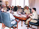 Генерал Мушарраф проводит совещание с руководителями силовых структур Пакистана