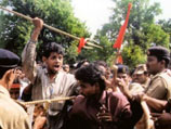 Полиция сдерживает религиозное рвение индусских радикалов