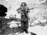 "Ваххабит" с автоматом Калашникова "Ваххабит" с автоматом Калашникова