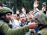 Антиглобалисты во главе с Бове были арестованы полицией Израиля во внутренних помещениях штаб-квартиры Арафата в Рамаллахе