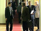 Депутаты Госдумы одобрили сегодня в первом чтении законопроект о создании института федеральных административных судов в России. Его поддержали 332 депутата, против - 4, воздержались - 2