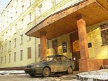 Один из этих людей накануне расплатился с таксистом фальшивой купюрой. Поняв свою ошибку, водитель помог оперативникам найти преступников. Один из этих людей накануне расплатился с таксистом фальшивой купюрой. Поняв свою ошибку, водитель помог оперативникам найти преступников.
