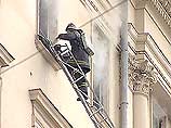От огня пострадали две комнаты на шестом этаже, где расположены кабинеты министра Сергея Шойгу и его заместителей