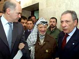 Главы МИД Турции и Греции встретились с Арафатом в его резиденции