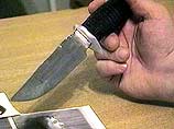 Окровавленный нож убийца даже не стал прятать, а бросил его в луже крови рядом с обезглавленным телом матери
