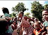 Главы государств Экономического сообщества стран Западной Африки (ЭКОВАС) убедили командование повстанческого Объединенного революционного фронта (ОРФ) в Сьерра-Леоне сменить своего лидера Фоде Санко.