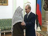 В ходе пребывания в столице Арафат провел переговоры с президентом России Владимиром Путиным. На них обсуждался весь комплекс проблем Ближнего Востока. Особое внимание собеседники уделили поиску путей урегулирования палестино-израильского конфликта
