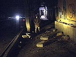 Около 8:00 утра по местному времени в Баку были вновь отмечены подземные толчки силой в 3,5-4 балла по шкале Рихтера. По мнению специалистов сейсмической службы Академии наук Азербайджана Около 8:00 утра по местному времени в Баку были вновь отмечены подземные толчки силой в 3,5-4 балла по шкале Рихтера. По мнению специалистов сейсмической службы Академии наук Азербайджана