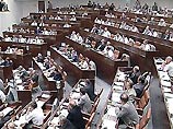 23 апреля Аушев заявил о снятии с себя полномочий сенатора