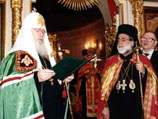 Патриарх Александрийский Петр (справа на фото) не одобряет решение Ватикана и выраджает поддержку главе РПЦ
