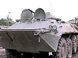 На установленном боевиками на обочине дороги фугасе подорвался БТР-80