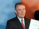 Лейпцигская правозащитная премия за 2002 года, учрежденная правительством Баварии, присуждена Алену Вивьену - главе французской Межминистерской комиссии по делам сект и культов