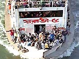 По предварительным данным, более 60 человек утонули в результате крушения речного парома на юге Бангладеш По предварительным данным, более 60 человек утонули в результате крушения речного парома на юге Бангладеш