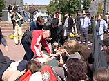 Организацией митинга занимались движения, входящие в состав международной антиглобалистской организации АТТАК Организацией митинга занимались движения, входящие в состав международной антиглобалистской организации АТТАК