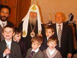 Детей нужно приобщать к православным ценностям уже в школе, настаивает Алексий II