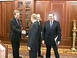 Предполагается, что обсуждался и новый шаг президента - предложение депутатам Госдумы работать до 25 декабря без перерыва для обсуждения бюджета и других важнейших законопроектов Предполагается, что обсуждался и новый шаг президента - предложение депутатам Госдумы работать до 25 декабря без перерыва для обсуждения бюджета и других важнейших законопроектов