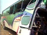 В Пакистане автобус с паломниками рухнул с моста