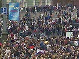 Разъяренная толпа уничтожала все на своем пути Разъяренная толпа уничтожала все на своем пути