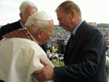 В июне минувшего года в ходе визита на Украину  Иоанн Павел II  посетил Киев и Львов