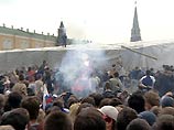 Прокуратура Москвы предъявила обвинение в хулиганстве и участии в массовых беспорядках восьми задержанным по подозрению в причастности к погромам в центре столицы 9 июня