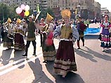 "Парад народов" прошел по Тверской "Парад народов" прошел по Тверской