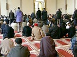 По оценкам исламских организаций, их численность составляет от 25 до 40 тысяч человек